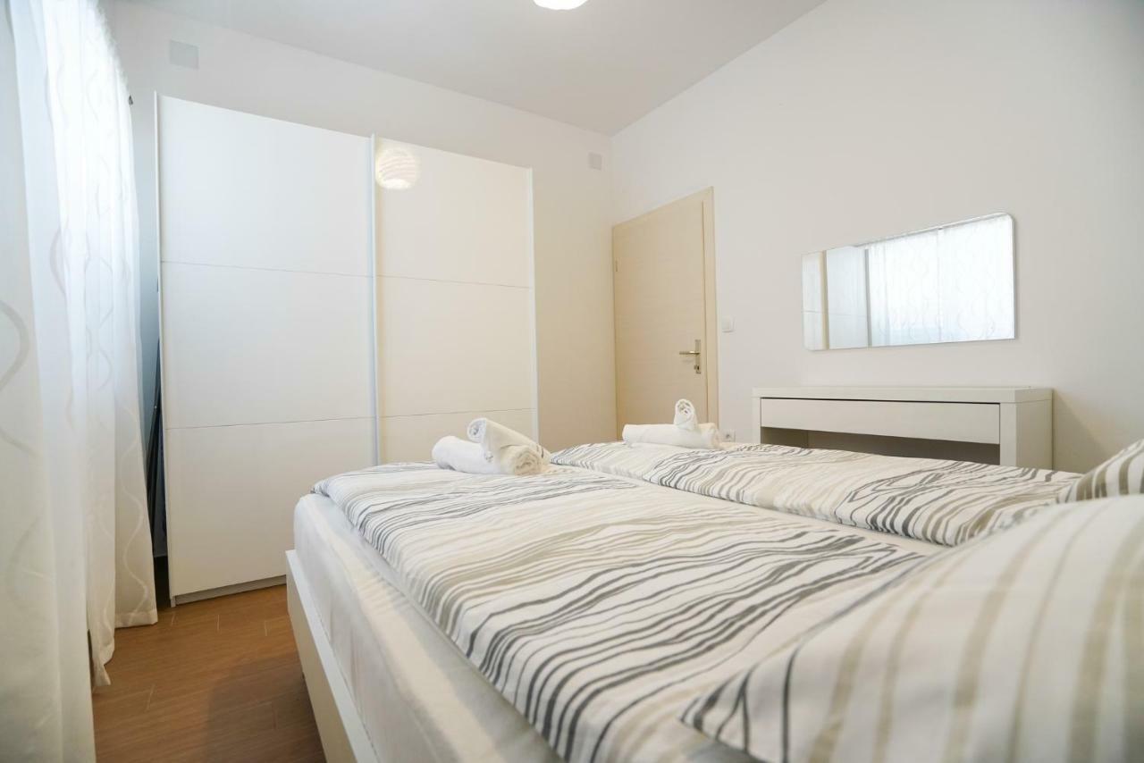 Tj Apartment 1 Zadar Buitenkant foto