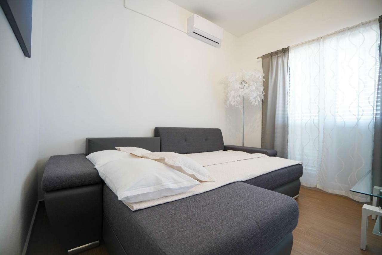 Tj Apartment 1 Zadar Buitenkant foto